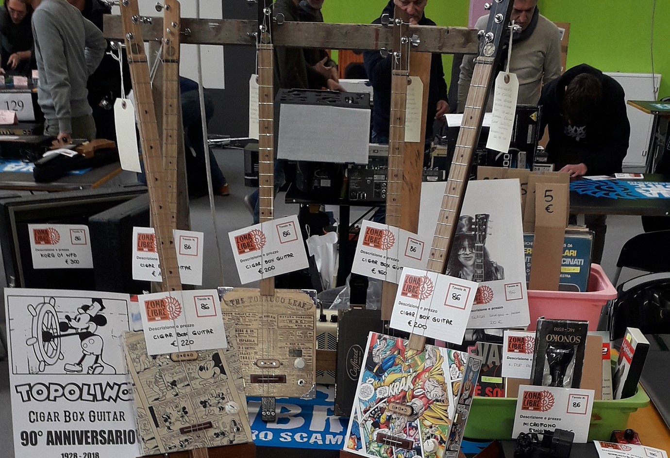 cigar box guitar stand