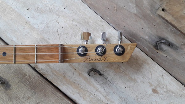 Gallery cigar box guitar