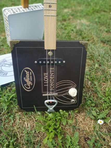 Gallery cigar box guitar