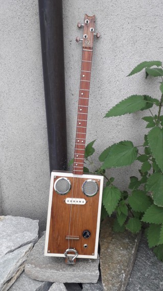 Gallery cigar box guitar