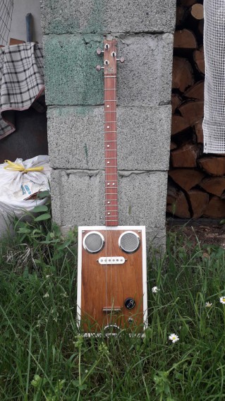 Gallery cigar box guitar