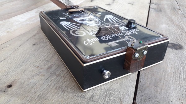 Gallery cigar box guitar